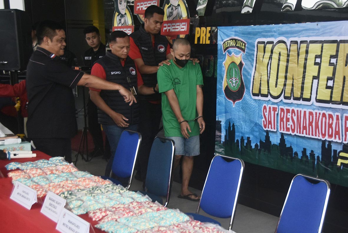 Polres Metro Bekasi Gagalkan Peredaran 14 Ribu Butir Ekstasi Kapsul
