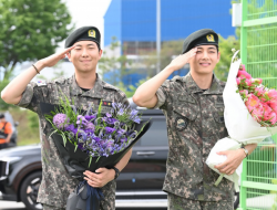 RM dan V Resmi Selesai Wamil, Antusiasme ARMY Sampai Penuhi Kantor HYBE