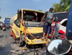 Kecelakaan Beruntun di Joyo Martono Bekasi Timur, Satu Luka