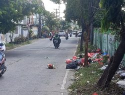 Warga Geram Jalan Prof Mohammad Yamin Bekasi Timur Kotor