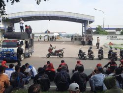 Demo Berlarut-larut, Aliansi Buruh Bekasi Melawan Desak PT YMMA Batalkan PHK Dua Pekerja