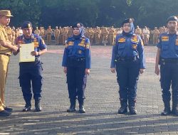 Petugas  Disdamkarmat Kota Bekasi Diganjar Penghargaan Usai Selamatkan Korban KDRT dari Upaya Bunuh Diri