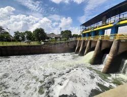 Kali Cilemahabang Cikarang Kembali Berbusa, Diduga Berasal dari Limbah