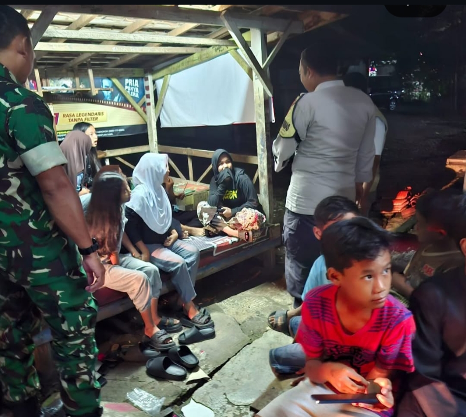 Tiga Pilar Kelurahan Sepanjang Jaya Patroli Jam Malam Sisir Pelajar Nongkrong