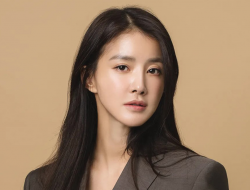 Meski Proses Cerai, Lee Si Young Umumkan Kehamilan Anak Kedua Lewat Program Bayi Tabung