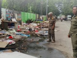 49 Bangli dan Lapak PKL di Medansatria Dibongkar Mandiri