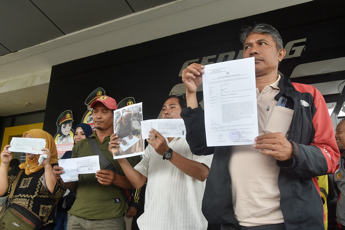 Puluhan Warga Tertipu Beli Rumah Kontrakan di Jakasampurna Bekasi, Kerugian Capai Rp4,8 Miliar!