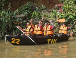 Cegah Bencana, Aparatur Jatisampurna, TNI dan Polri Susuri Sungai Cikeas