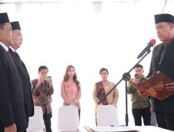 Wali Kota Bekasi Lantik Dua Direktur BUMD, Tekankan Profesionalisme dan Orienatasi Hasil