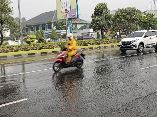 Prakiraan Cuaca Kota Bekasi Kamis 17 Juli 2025 Bakal Cerah Berawan Pagi Hari dan Hujan Ringan Sore Hari
