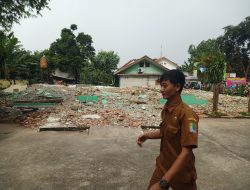 Kantor Kelurahan Jatisari Dibongkar, Pelayanan Normal