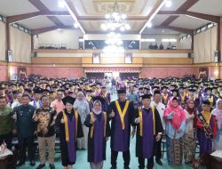 404 Lansia Diwisuda, Wali Kota Bekasi: Semangat Belajar Tak Kenal Batas Usia