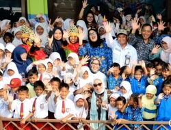 Kepala DPPPA Kota Bekasi Dampingi Menteri PPPA Jelajah SAPA di SD Bantargebang