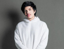 Atta Halilintar Salat di Lapangan, Netizen Justru Pertanyakan Hal Ini