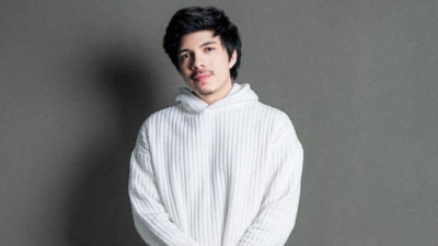 Atta Halilintar Salat di Lapangan, Netizen Justru Pertanyakan Hal Ini