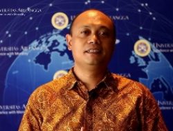 Duduk Berdiri