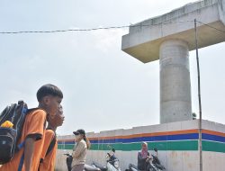 Proyek Tol Japek II Selatan Ruas Setu–Sukaragam Terbengkalai Gara-gara SDN Burangkeng 04 Belum Direlokasi