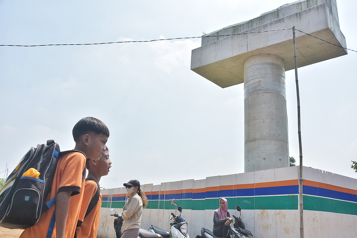 Proyek Tol Japek II Selatan Ruas Setu–Sukaragam Terbengkalai Gara-gara SDN Burangkeng 04 Belum Direlokasi