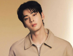 Begini Penampilan Cepak Cha Eun Woo yang Mulai Resmi Jalani Wajib Militer