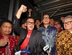 Hasto Bebas, Lapor Megawati dan Syukuran