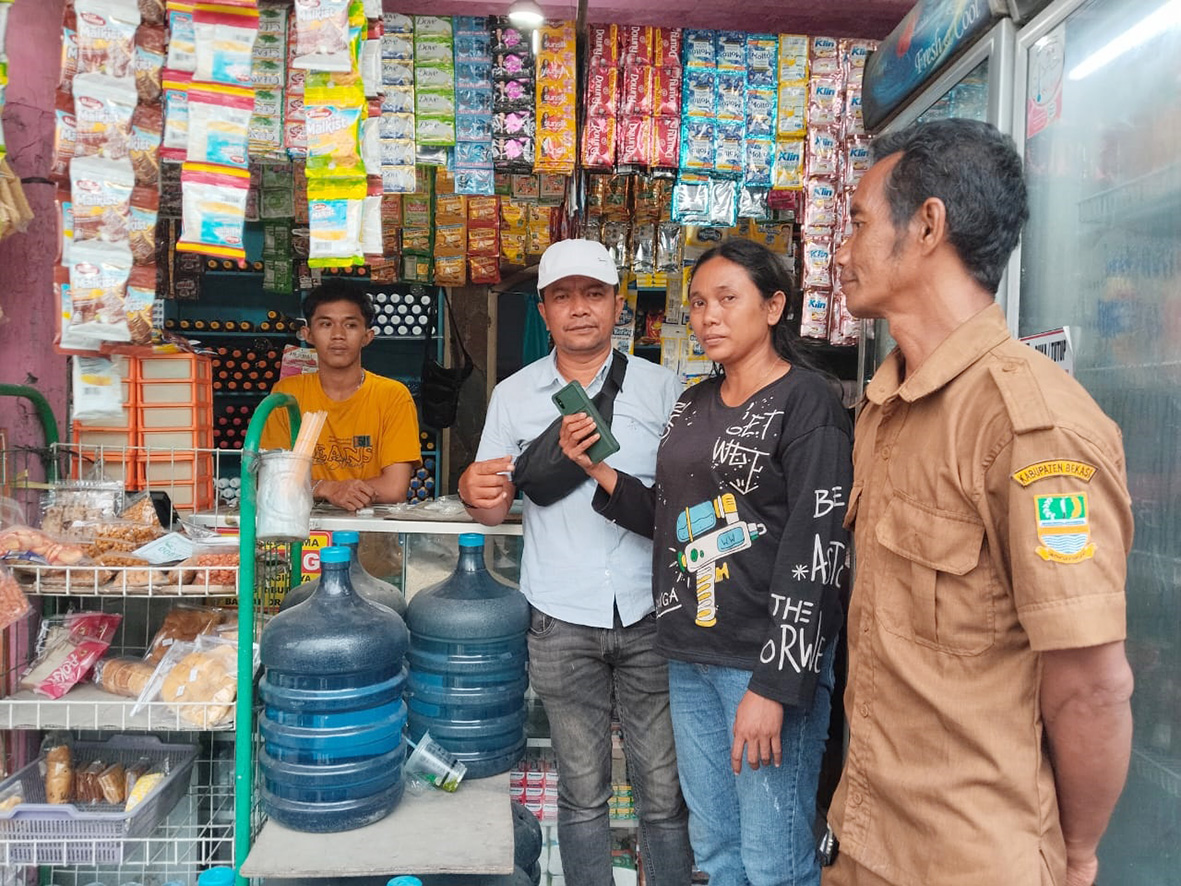 IRT dan Buruh Harian Lepas Curi Handphone di Cikarang