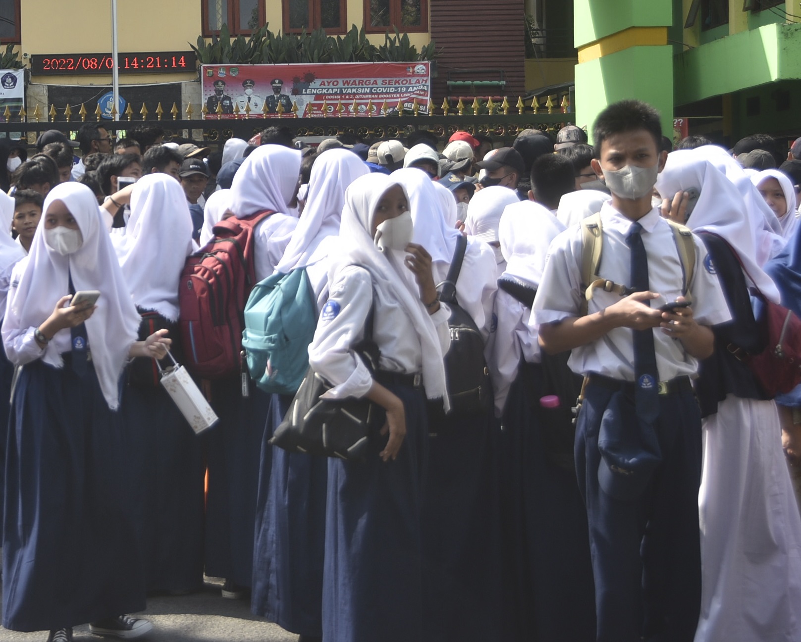 Larangan Pelajar Bawah Handphone ke Sekolah Belum Efektif