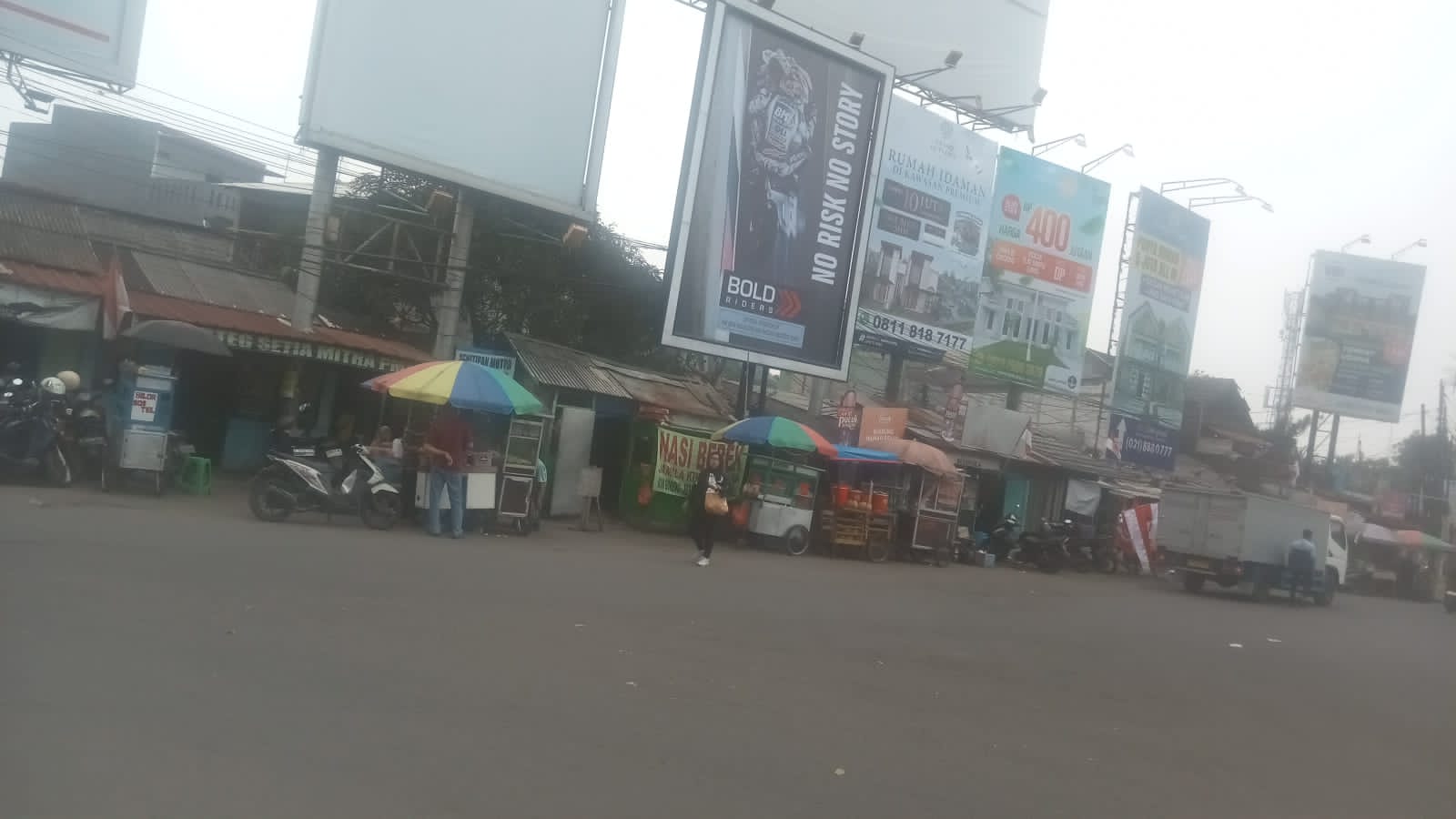 PKL Sekitar Bundaran Summarecon Bekasi jadi Target Penertiban
