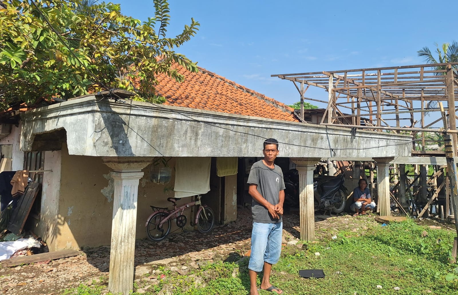 Kisah Wasmo, Penghuni Rumah Kontrakan yang Nyaris Ditelan Bumi: Sebulan Rp250 Ribu, Hidup Nyaris Tanpa Tetangga