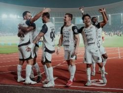 Persija Tekuk Persis 3-0 di Manahan, Puncaki Klasemen Sementara Super League 2025/2026