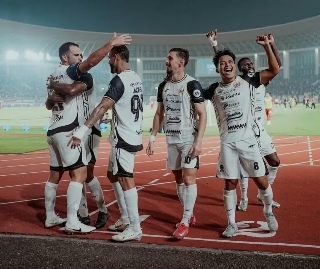 Persija Tekuk Persis 3-0 di Manahan, Puncaki Klasemen Sementara Super League 2025/2026