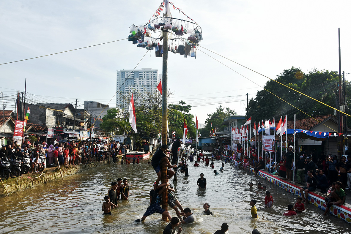 Serunya Perlombaan di Kampung Asem Margamulya