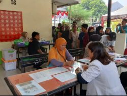 Puluhan Warga Datangi Mapolsek Bekasi Selatan