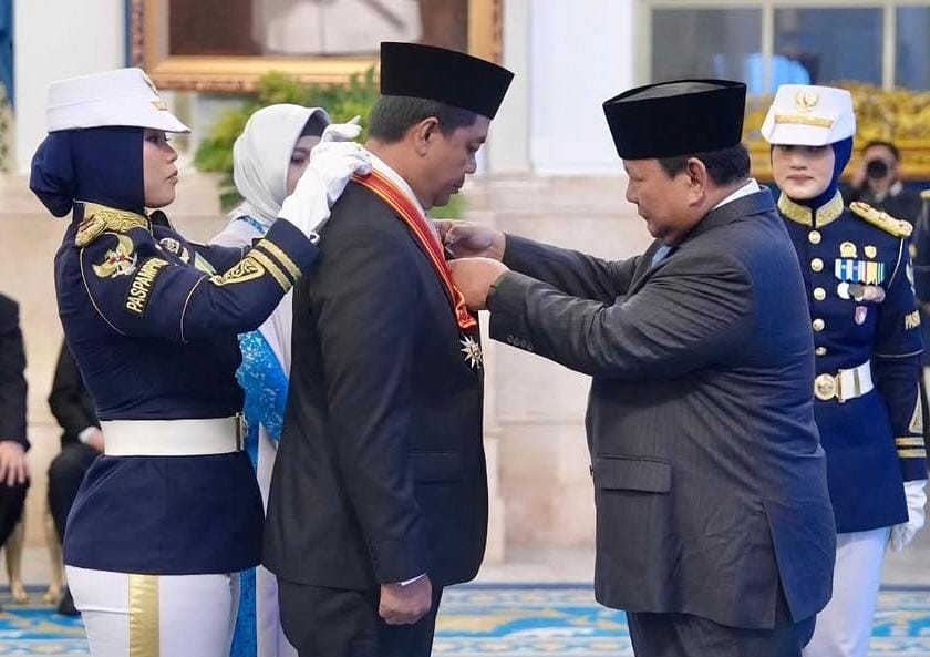 Berjasa Luar Biasa di Bidang Pendidikan dan Pemerintahan, Wamensesneg Juri Ardiantoro Dianugerahi Bintang Mahaputra Pratama dari Presiden Prabowo
