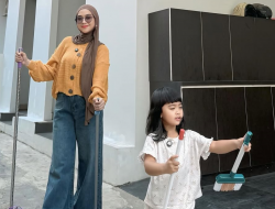 Moana Jadi ‘Ibu Kos Termuda’, Ria Ricis Serahkan Usaha Kos 8 Pintu ke Putrinya