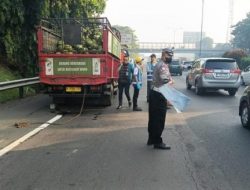 Truk Elpiji Tabrak Tronton di Tol JORR, Sopir Tewas Terjepit