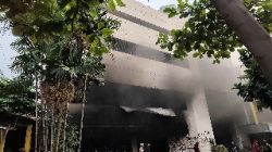 Massa Bakar Gedung Depan Markas Mako Brimob