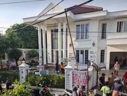 Rumah Eko Patrio, Uya Kuya, Nafa Urbach, hingga Sri Mulyadi Juga Dijarah Massa
