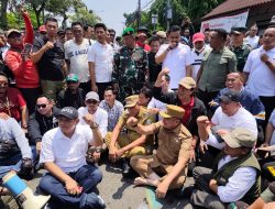 Mahasiswa Geruduk DPRD Kota Bekasi, Tuntut Copot Kapolri hingga Hapus Pajak