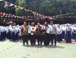 Usai Bela Timnas Putri Indonesia, “Si Kembar” Kembali Belajar di SMPN 34 Kota Bekasi
