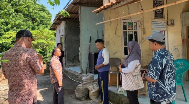 Dinding Rumah Warga Jatisari Roboh, Lurah Turun Tangan