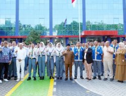 Bupati Bekasi Dampingi Gubernur Jabar Lepas 113 Peserta Pemagangan ke Jepang dan Ausbildung ke Jerman