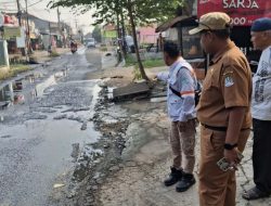 Keluhan Genangan Air di RW 05 Mustikajaya Direspons Aparat Kelurahan