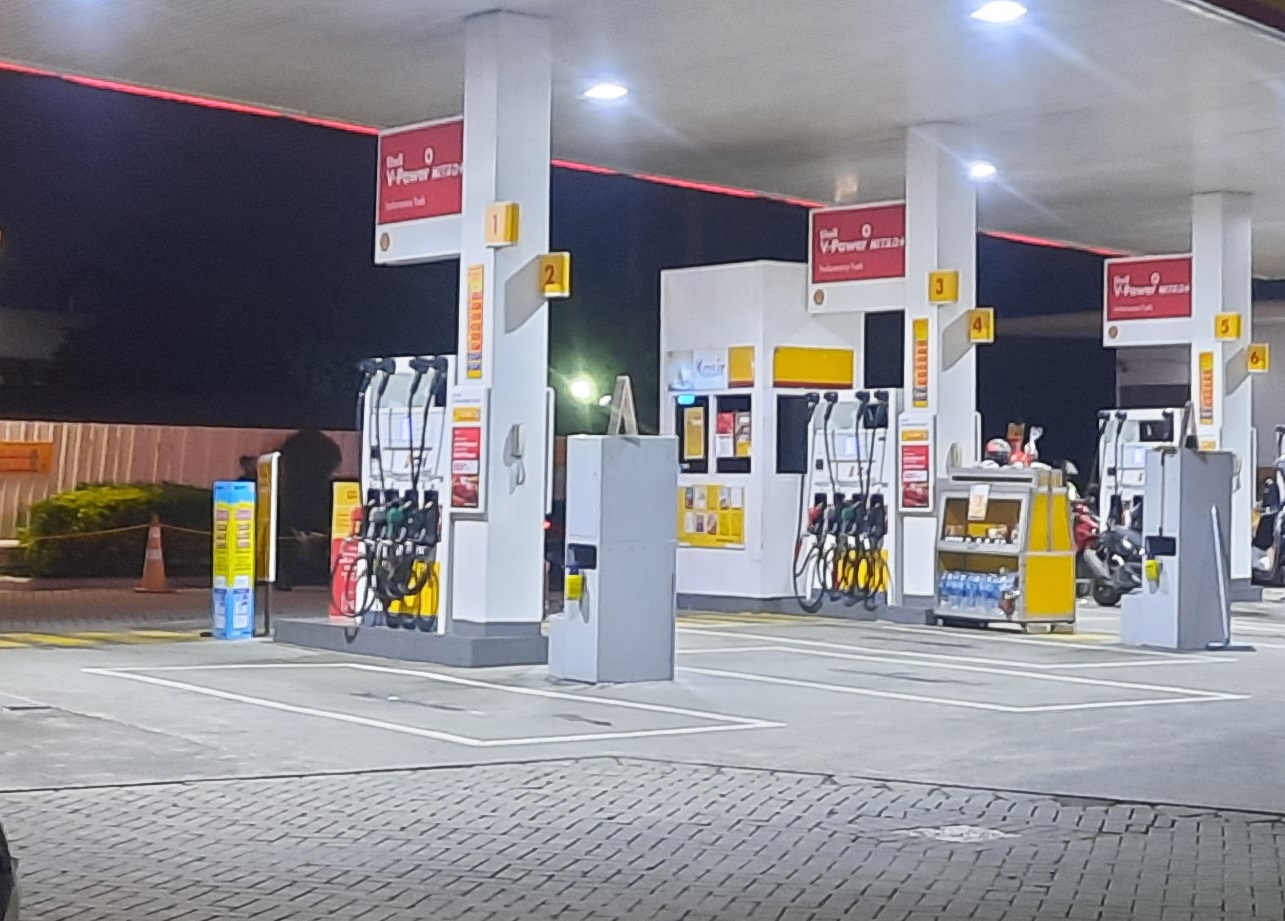 Stok Bensin di SPBU Swasta Kosong