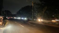 Jalan Inspeksi Kalimalang Gelap Tiga Kilometer