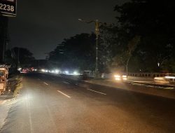 Jalan Inspeksi Kalimalang Gelap Tiga Kilometer