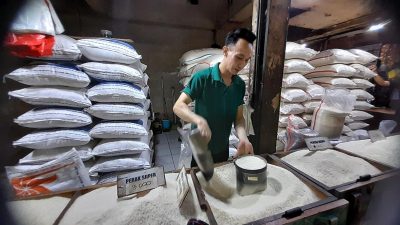 Stok Aman, Masyarakat Kabupaten Bekasi Diminta Tak “Panic Buying”