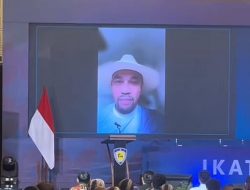 Ahmad Sahroni Tiba-Tiba Muncul di Acara Munas IMI X, Netizen Soroti Penampilannya