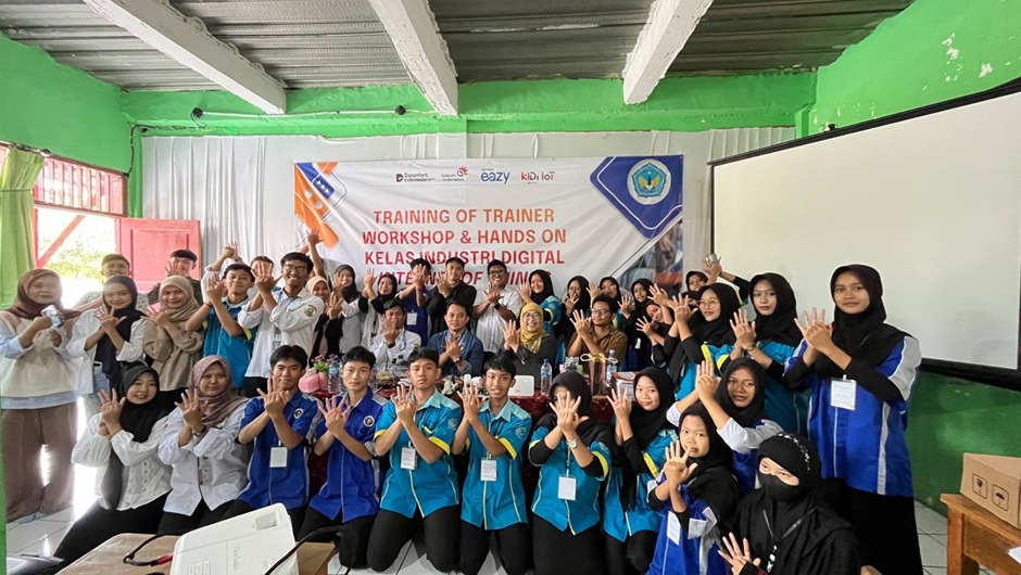 Telkom Indonesia Gelar Training of Trainer & Workshop Hands-On KIDI IoT di SMK Nur Syafi’il Ummah Purwakarta