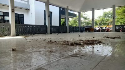 Belum Lama Dibangun, Pendopo Kelurahan Harapan Mulya Kumuh