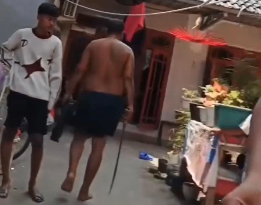 Lagi Antar Paket, Kurir Ekspedisi Disabet Pakai Senjata Tajam di Bekasi Utara